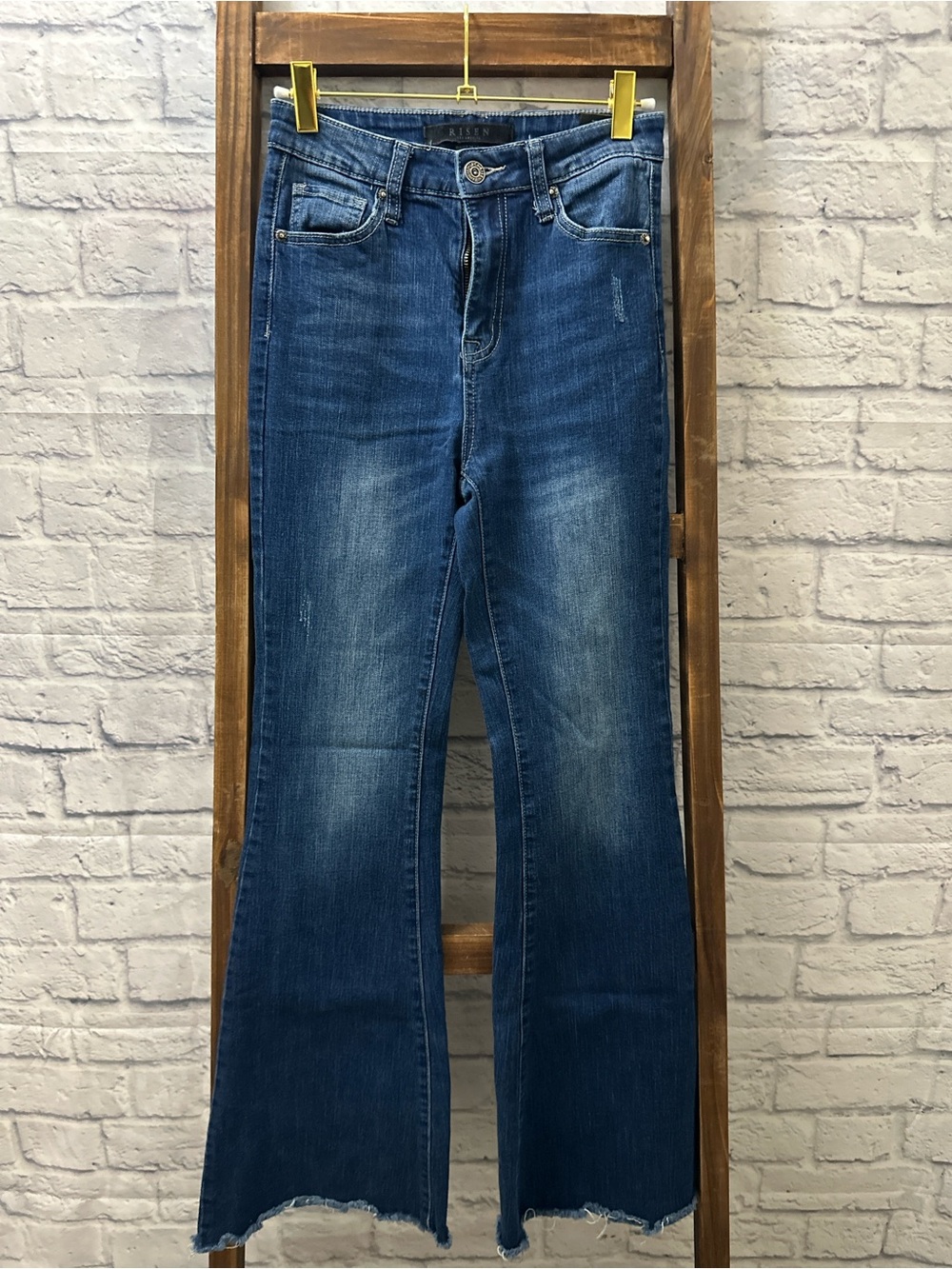 High-Rise Flared Jeans in Medium Blue Wash